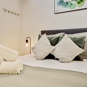 https://studio-carretera-en-el-mismo-centro-de-mlaga.es-andalucia.com